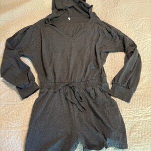Women grey romper outfit size Medium